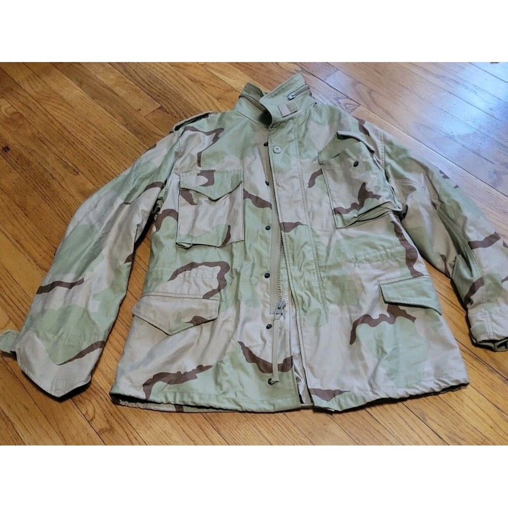 Desert Camo M-65 Field Jacket Military Issue Medium regular Class 4 Cold Coat